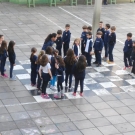 Jogando Damas Chinesas no Pátio