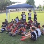 CRIANÇAS E O FUTEBOL