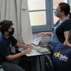 Bate-papos orientam estudantes sobre a adolescência