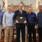 LA SALLE CAXIAS RECEBE HOMENAGEM AOS 90 ANOS