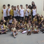 Estudantes entregam doações do projeto Mãos Unidas