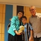 Aluno Antoniano recebe medalha de Atleta Nota 10 