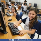 Aula no laboratório de Informática