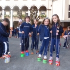 Alunos do 1º ano brincam de Pés de Lata