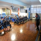 Nutricionista Carolina Ugarte palestra aos alunos