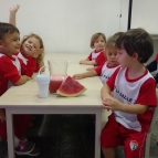 Aprendendo a cor vermelha - Maternal 2