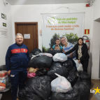 Doações de agasalhos ao Projeto Mão Amiga.