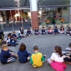 Alunos do 2º ano brincam de Escravos de Jó