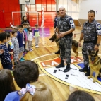 Turmas do Pré 2 recebem a visita de “cães policiais”
