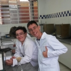 Aula prática no Laboratório de Química