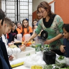 Oficina culinária incentiva alimentação saudável