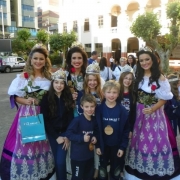 Soberanas da Festa da Uva visitam o La Salle Carmo