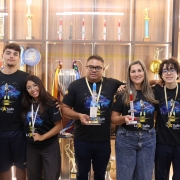 Estudantes brilham na Jornada de Foguetes 2025