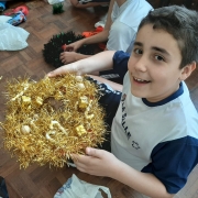4º Ano confecciona guirlandas 