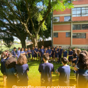 Aula de ensino religioso ao ar livre!