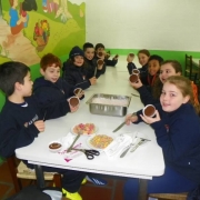 Turno Integral faz cupcakes pelo Dia dos Avós