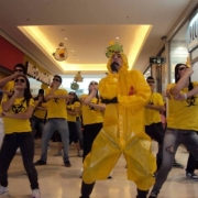 Alunos do Ensino Médio realizam flash mob