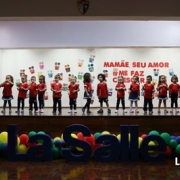 Homenagens às Mães - CRECHE e PRÉ I