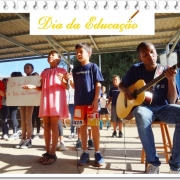 Alunos do turno da tarde comemoram o Dia da Educação