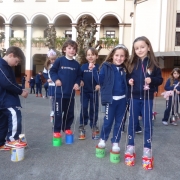 Alunos do 1º ano brincam de Pés de Lata