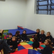 Pré-Creche aprende sobre os animais