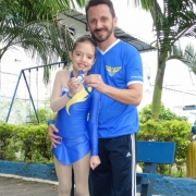 Estudante Fernanda conquista medalha na patinação