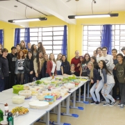 “Aula-almoço” alia comida saudável e conhecimento
