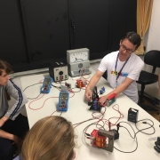 Lassalistas visitam laboratórios da UCS