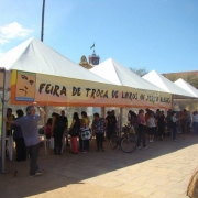 Lassalleoteca participou de feira de troca de livros