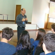 Dr. Alberto Mainieri palestra sobre Adolescência