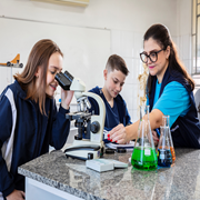 Introdução à Pesquisa no Laboratório de Ciências