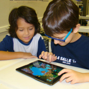 Alunos dão início ao uso do iPad na sala de aula