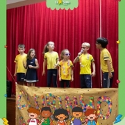 Clubinho de Férias - Música e Dança