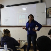 Estudantes aprendem as normas da ABNT