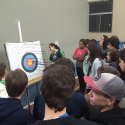 Tiro com arco é destaque em aula multidisciplinar