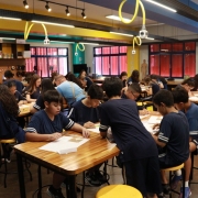 Alunos exploram área e perímetro com Tangram