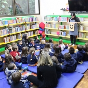 Alunos da Creche aprendem como cuidar dos livros