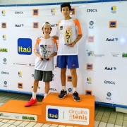 Aluno do La Salle Canoas vence Circuito de Tênis 