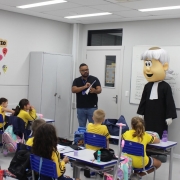2º ano inicia o aprendizado da letra cursiva
