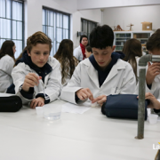 Aula prática no laboratório - 8º ano