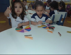 Brincando com Formas e Cores