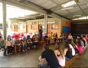 Ex-alunos promovem reencontro