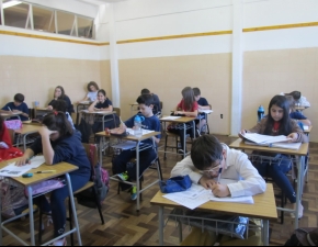 Estudantes participam de avaliação de Conhecimentos