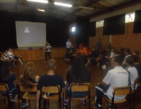 Encontro de acolhida aos novos alunos