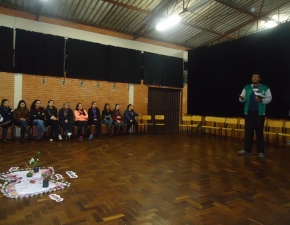 Educadores participam de atividade de encerramento de semestre 