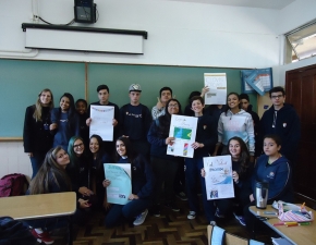 Turmas 211 e 212 criam jornais na disciplina de sociologia