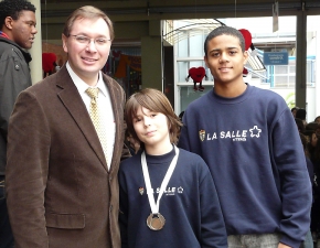 Os campeões do torneio de videogame