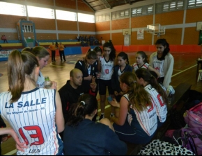 Colégio La Salle Peperi é bicampeão estadual de basquete.