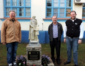 Monumento dos 80 anos