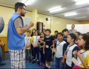 Alunos no projeto ciência viva em Araraquara